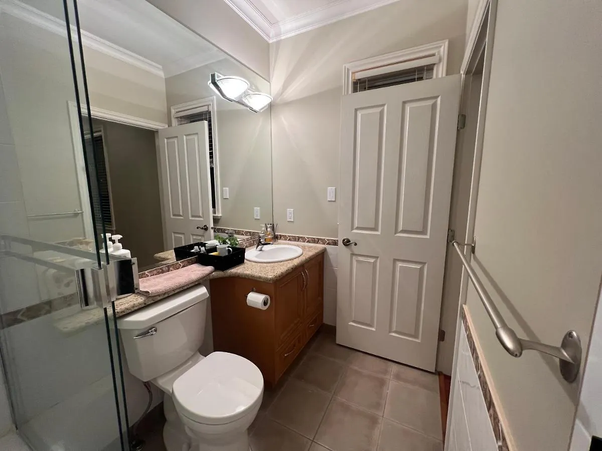 A Cozy Bedroom With A Private Washroom Close To Yvr Richmond 0*,  Kanada