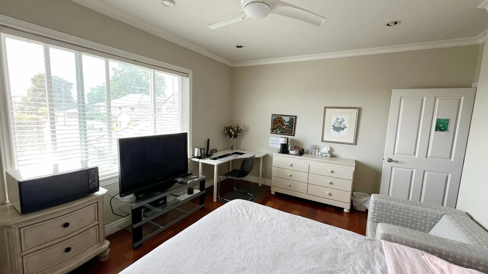A Cozy Bedroom With A Private Washroom Close To Yvr Richmond Homestay szállás